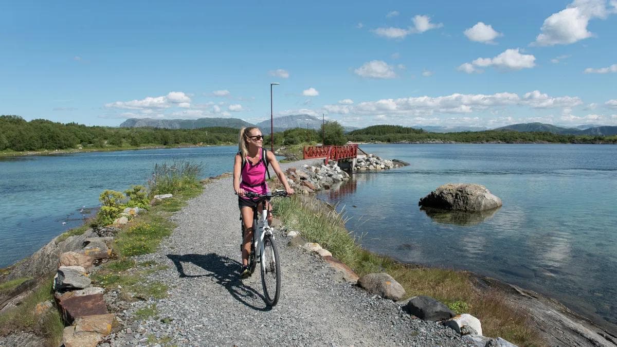 Sykkel_i_Brønnøysund_HGL_01144_1920_Foto_Terje_Rakke
