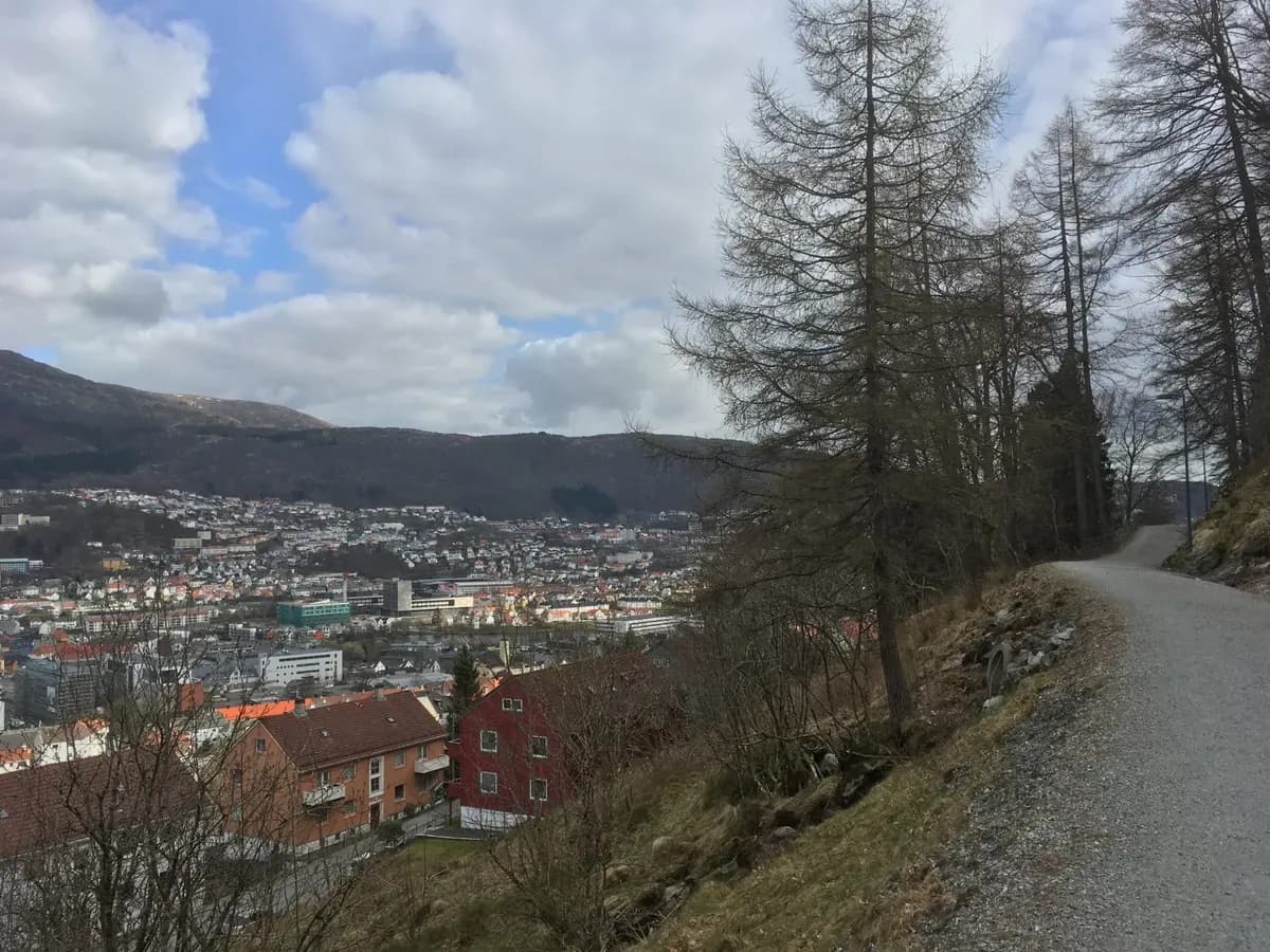 GS-Bergen-Løvstien Utsikt-over-Landås