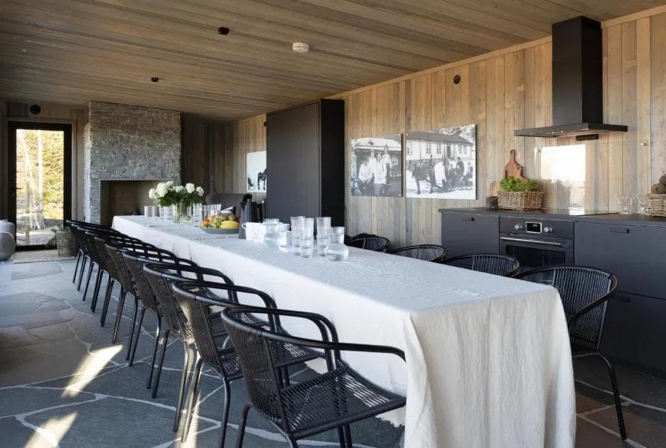 Mjøsli Lodge spisestue og kjøkken